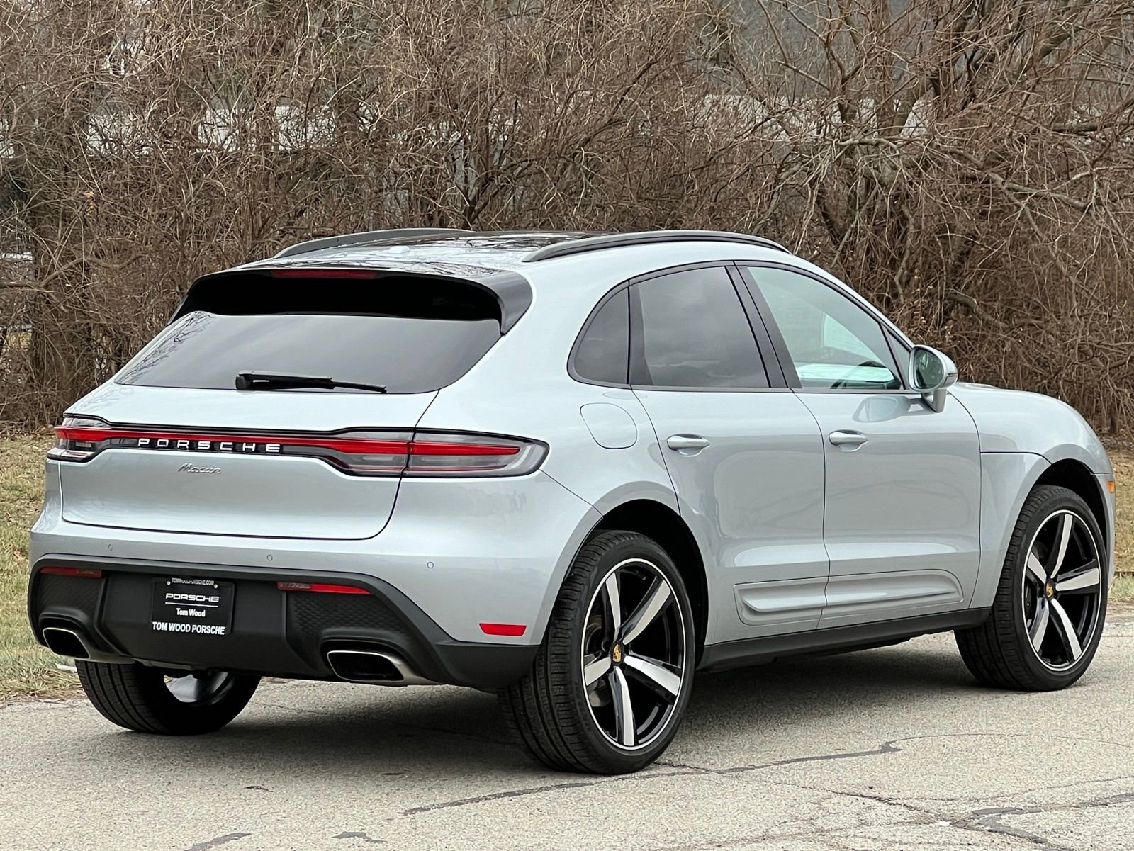 Certified 2025 Porsche Macan AWD/4WD image 6
