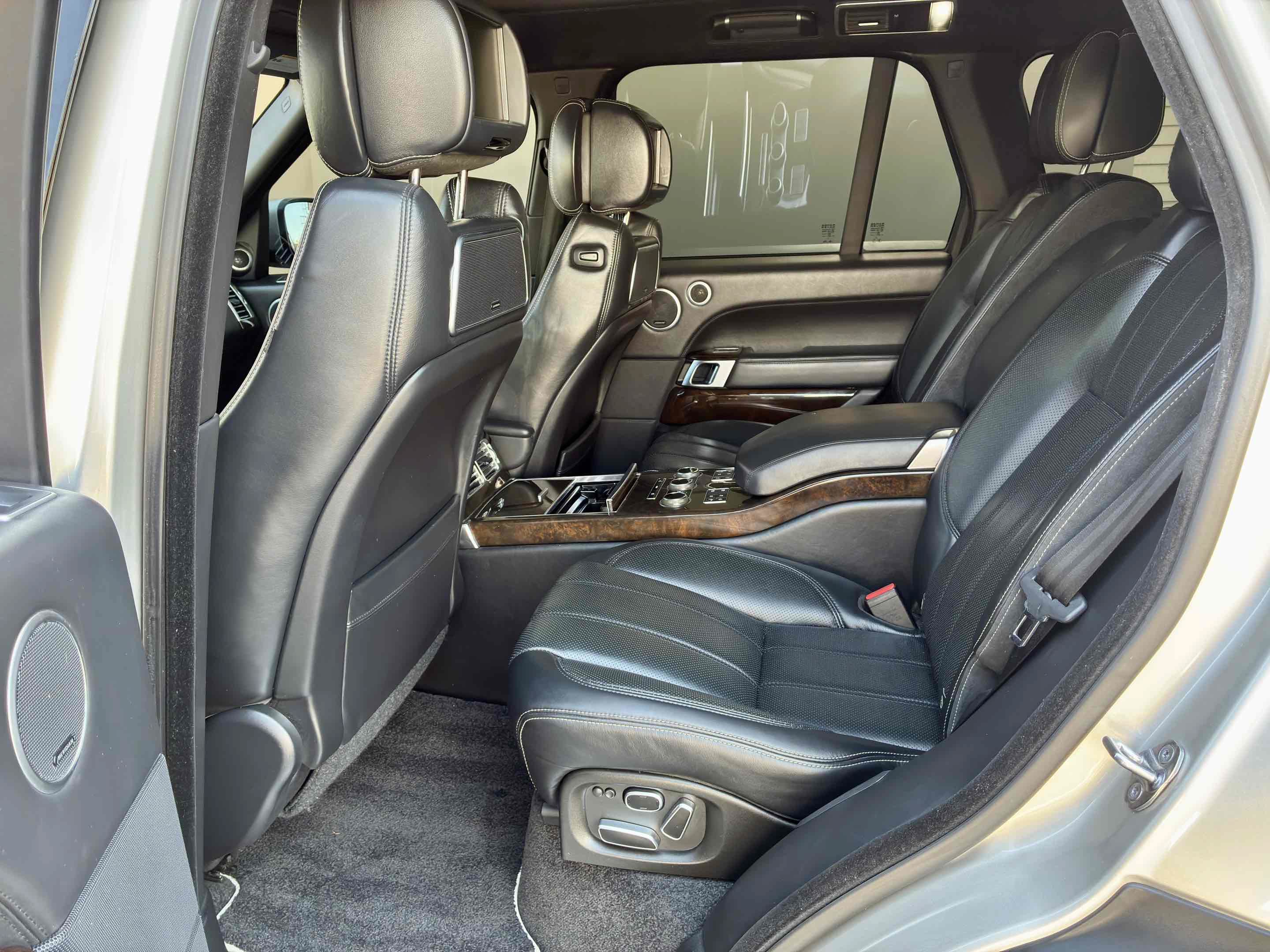 Used 2015 Land Rover Range Rover Autobiography AWD/4WD image 40