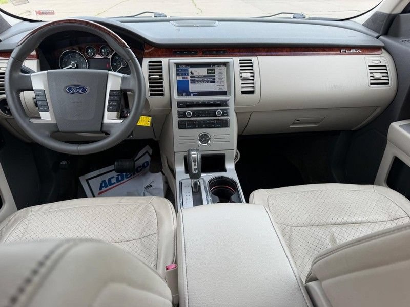 Used 2012 Ford Flex Limited w/ Equipment Group Order Code FWD image 12