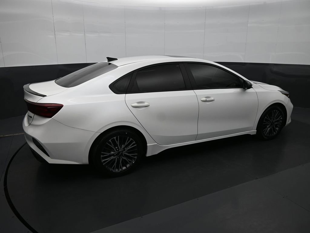 Used 2022 Kia Forte GT-Line w/ GT-Line Premium Package FWD image 3
