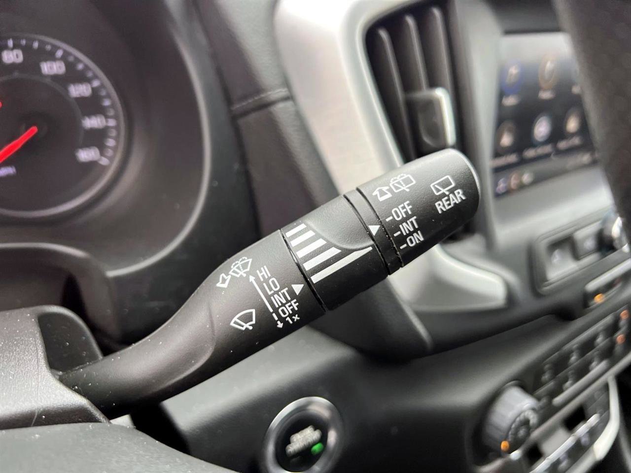 Used 2024 GMC Terrain SLE FWD image 30