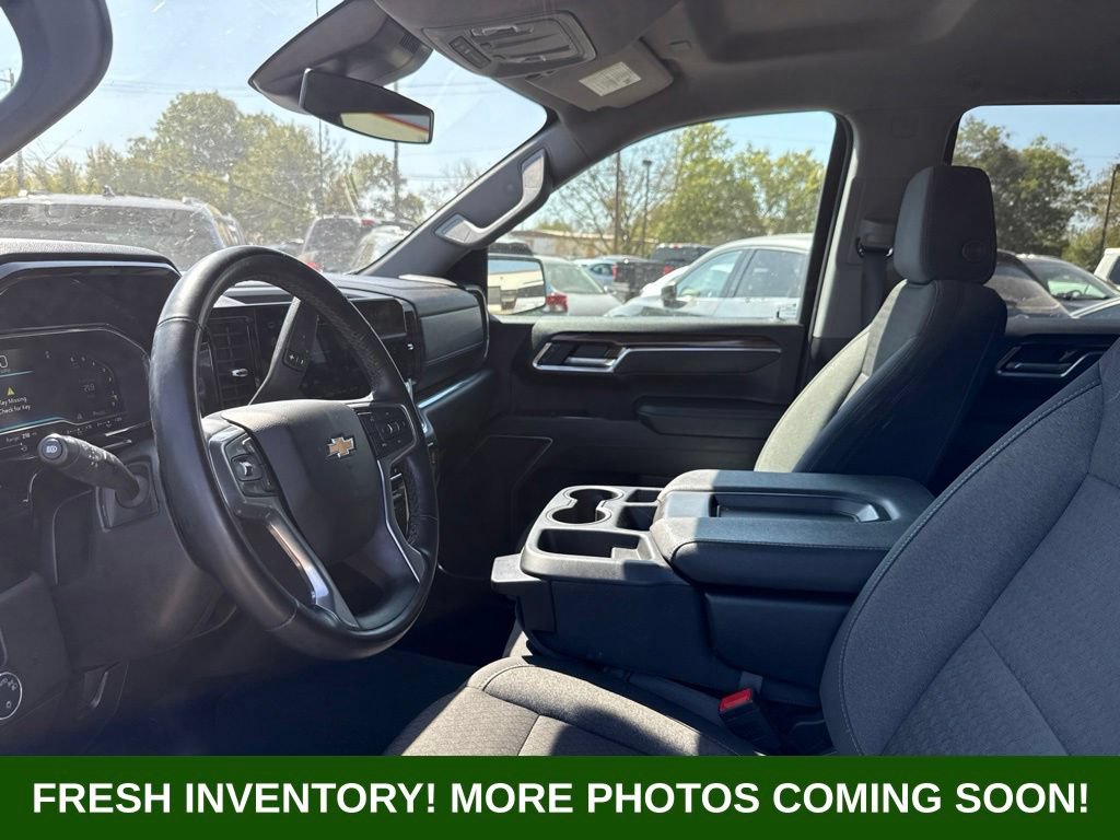 Used 2025 Chevrolet Silverado 1500 LT RWD image 8
