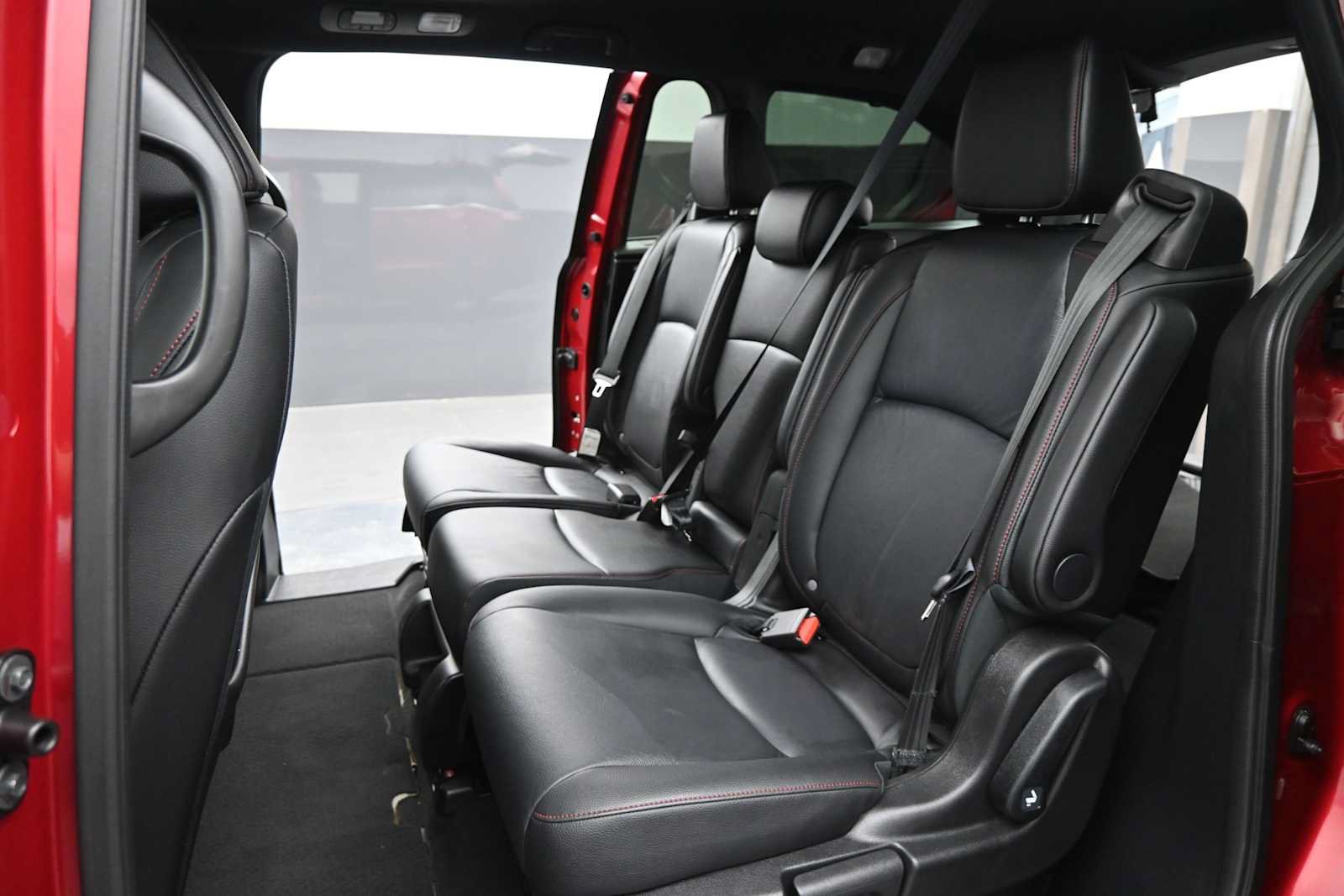 Used 2025 Honda Odyssey Sport-L image 16