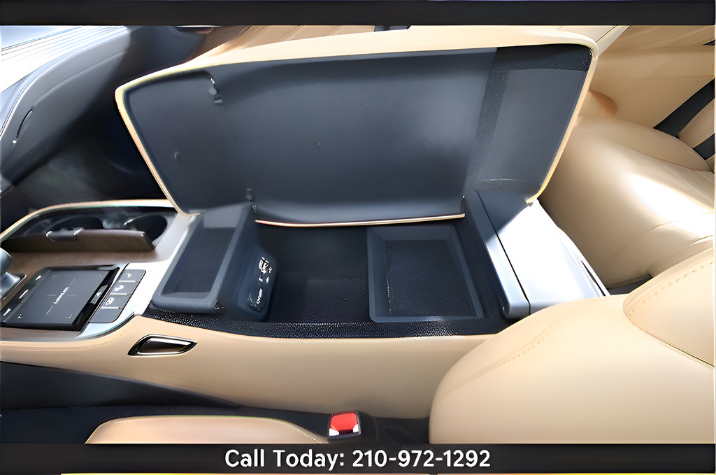 Used 2022 Lexus LS 500 RWD image 32