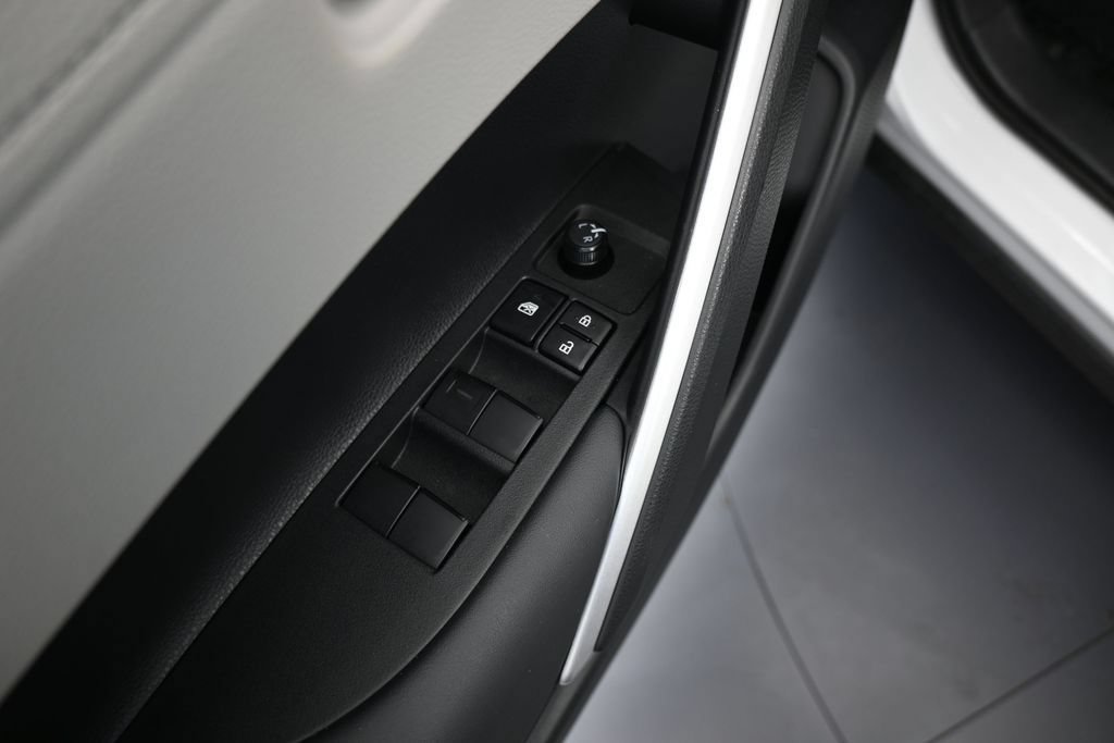 Used 2026 Toyota Corolla Cross L FWD image 14