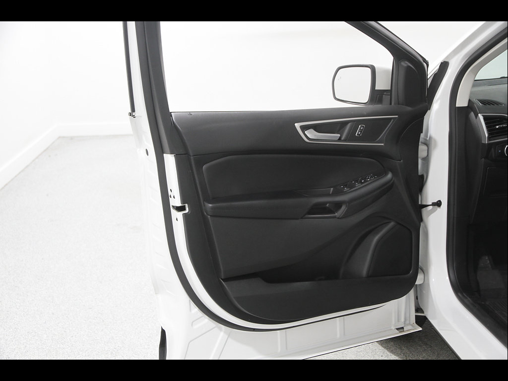 Used 2024 Ford Edge SEL w/ Convenience Package AWD/4WD image 4