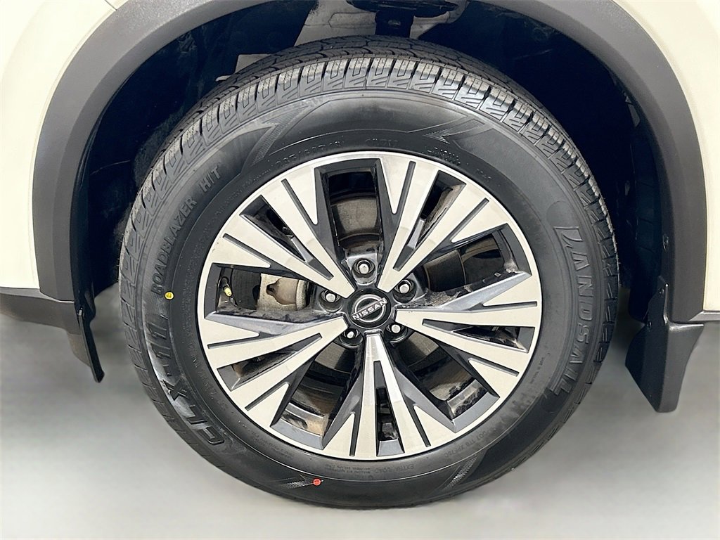 Used 2023 Nissan Rogue SV image 27