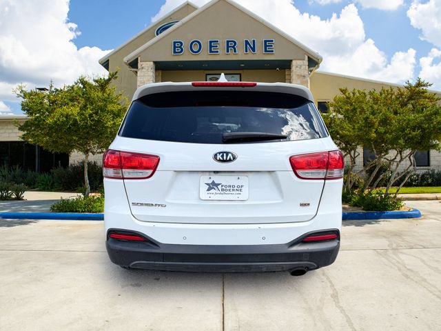 Used 2016 Kia Sorento FWD w/ LX Convenience Package image 4