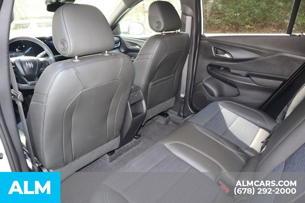 Used 2025 Buick Envista Preferred image 18