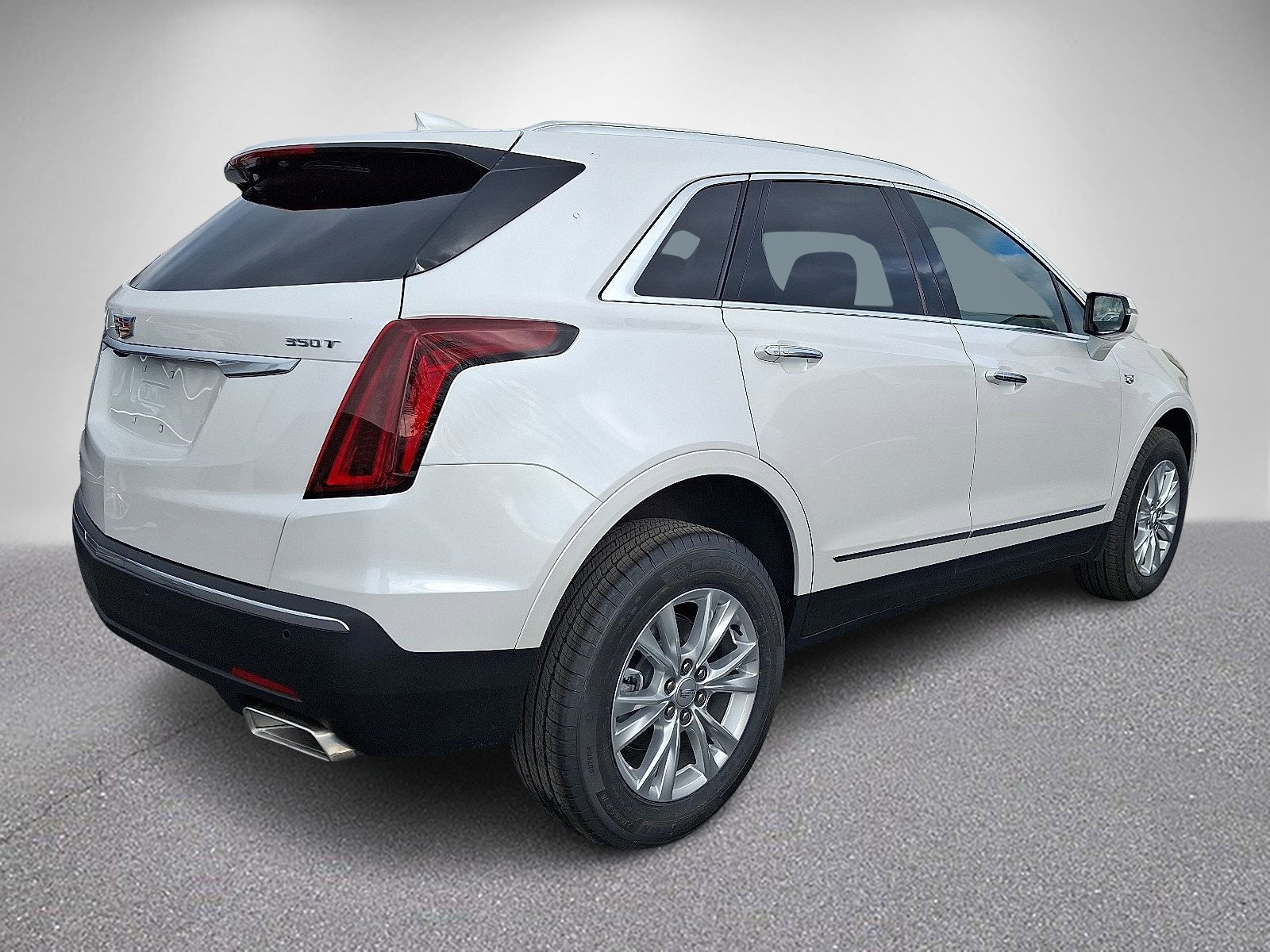 New 2026 Cadillac XT5 Luxury image 4