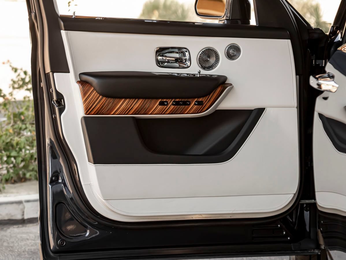 Certified 2019 Rolls-Royce Cullinan AWD/4WD image 27