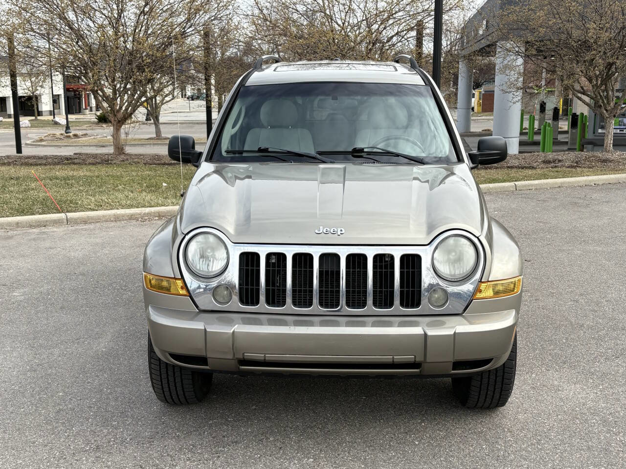 Used 2005 Jeep Liberty Limited image 6