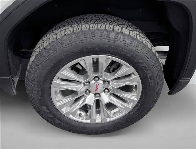 Used 2023 GMC Sierra 1500 Denali w/ Technology Package AWD/4WD image 9