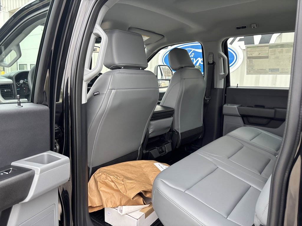 New 2026 Ford F250 XL w/ XL Chrome Package image 24
