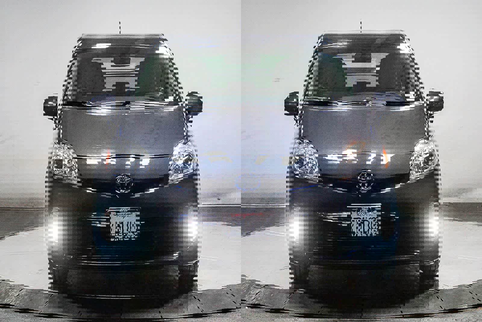 Used 2013 Toyota Prius Three image 2