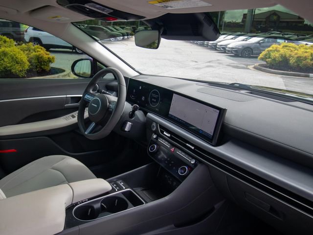 Certified 2024 Hyundai Sonata SEL w/ Convenience Package FWD image 17