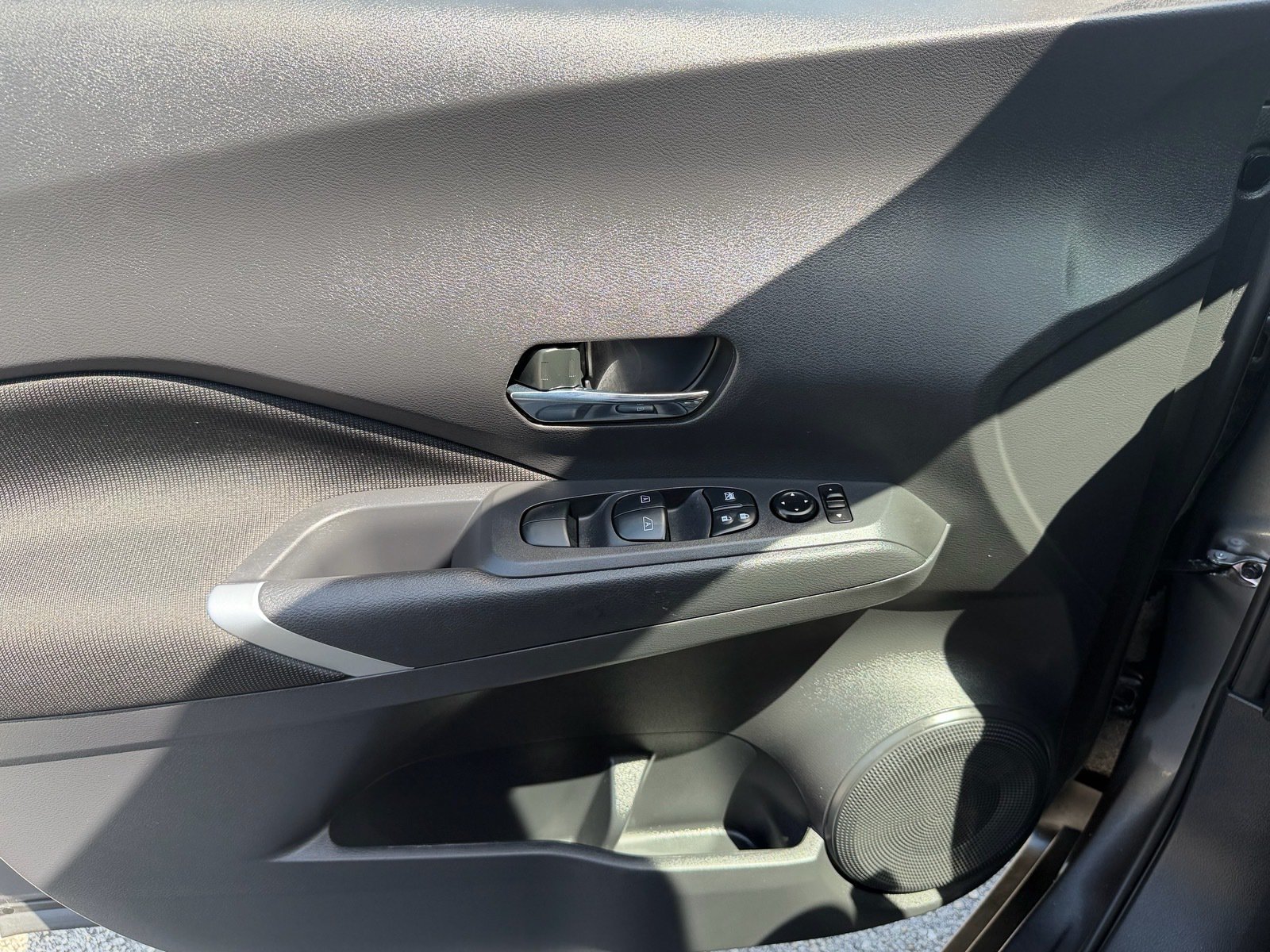 Certified 2024 Nissan Kicks SV w/ Interior Electronics Package FWD image 31