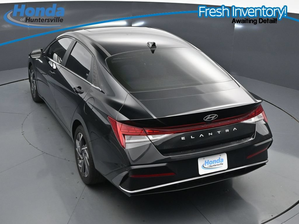 Used 2024 Hyundai Elantra SEL w/ Convenience Package FWD image 19