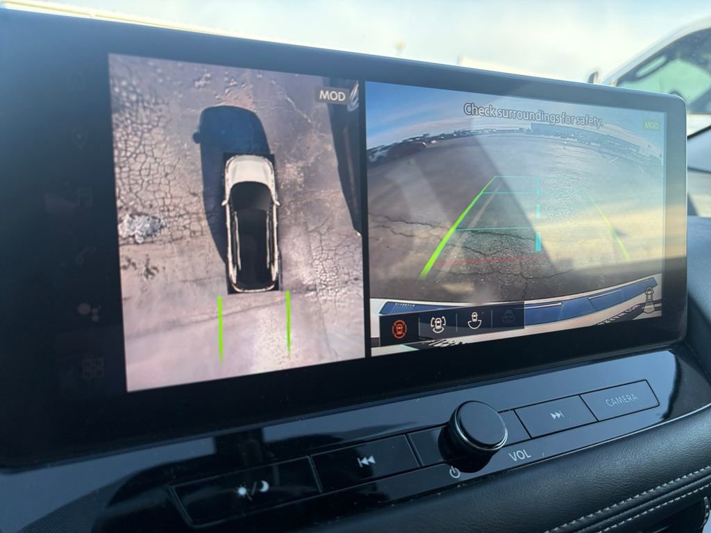 Used 2024 Nissan Rogue SL w/ SL Premium Package image 17