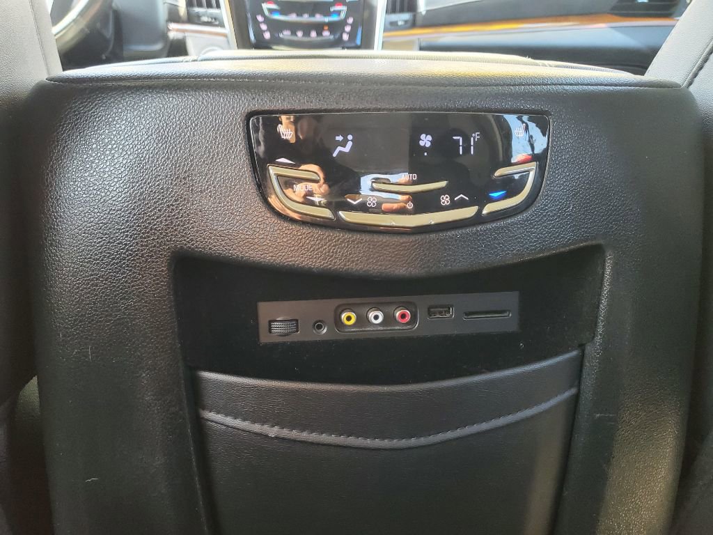 Used 2016 Cadillac Escalade Premium image 25