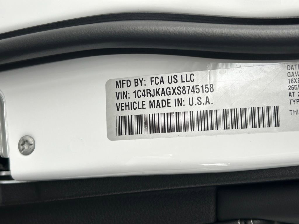 Used 2025 Jeep Grand Cherokee L Laredo image 52