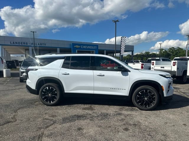 New 2026 Chevrolet Traverse LT w/ Sun and Wheel Package FWD image 2