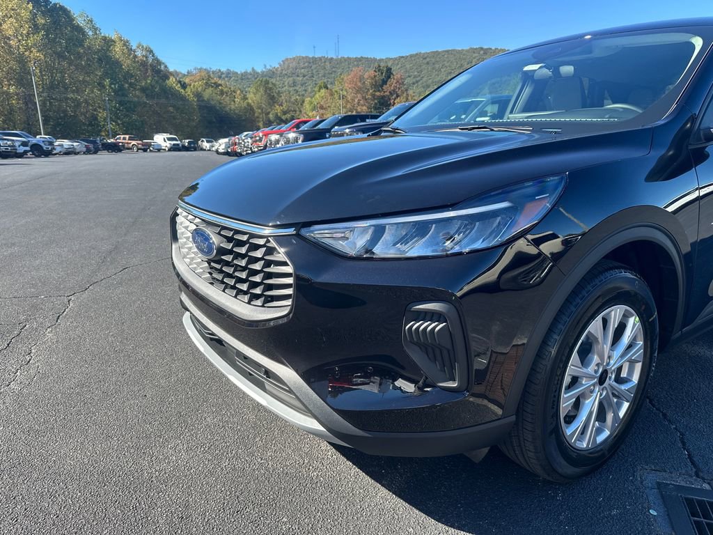 New 2026 Ford Escape Active w/ Tech Pack #1 FWD image 9