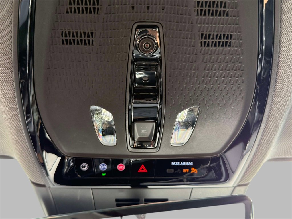 Used 2025 Cadillac Optiq Luxury 1 image 26