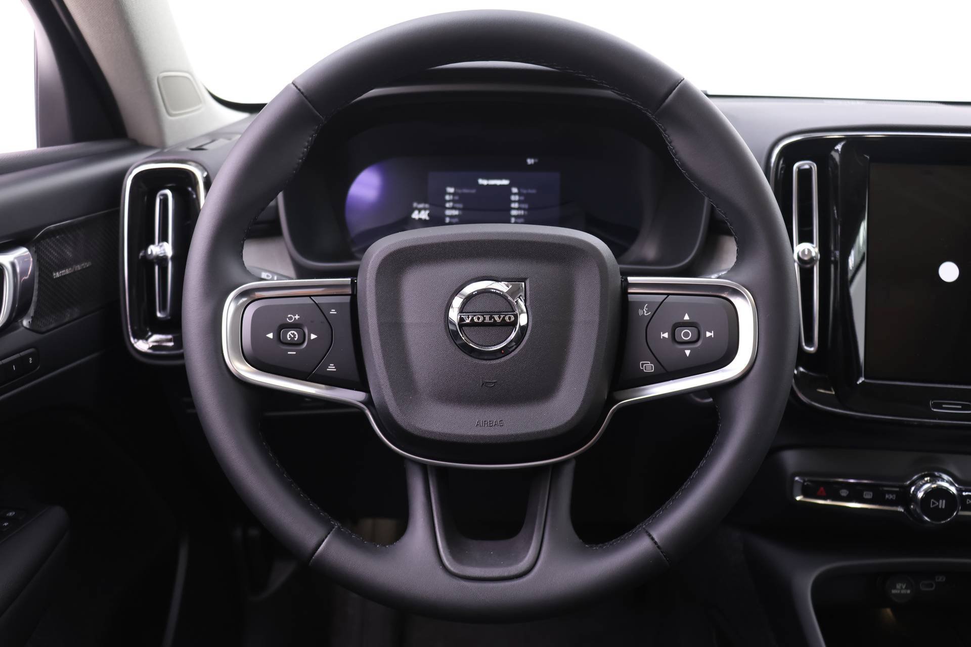 New 2026 Volvo XC40 B5 Ultra w/ Protection Package Premier AWD/4WD image 15
