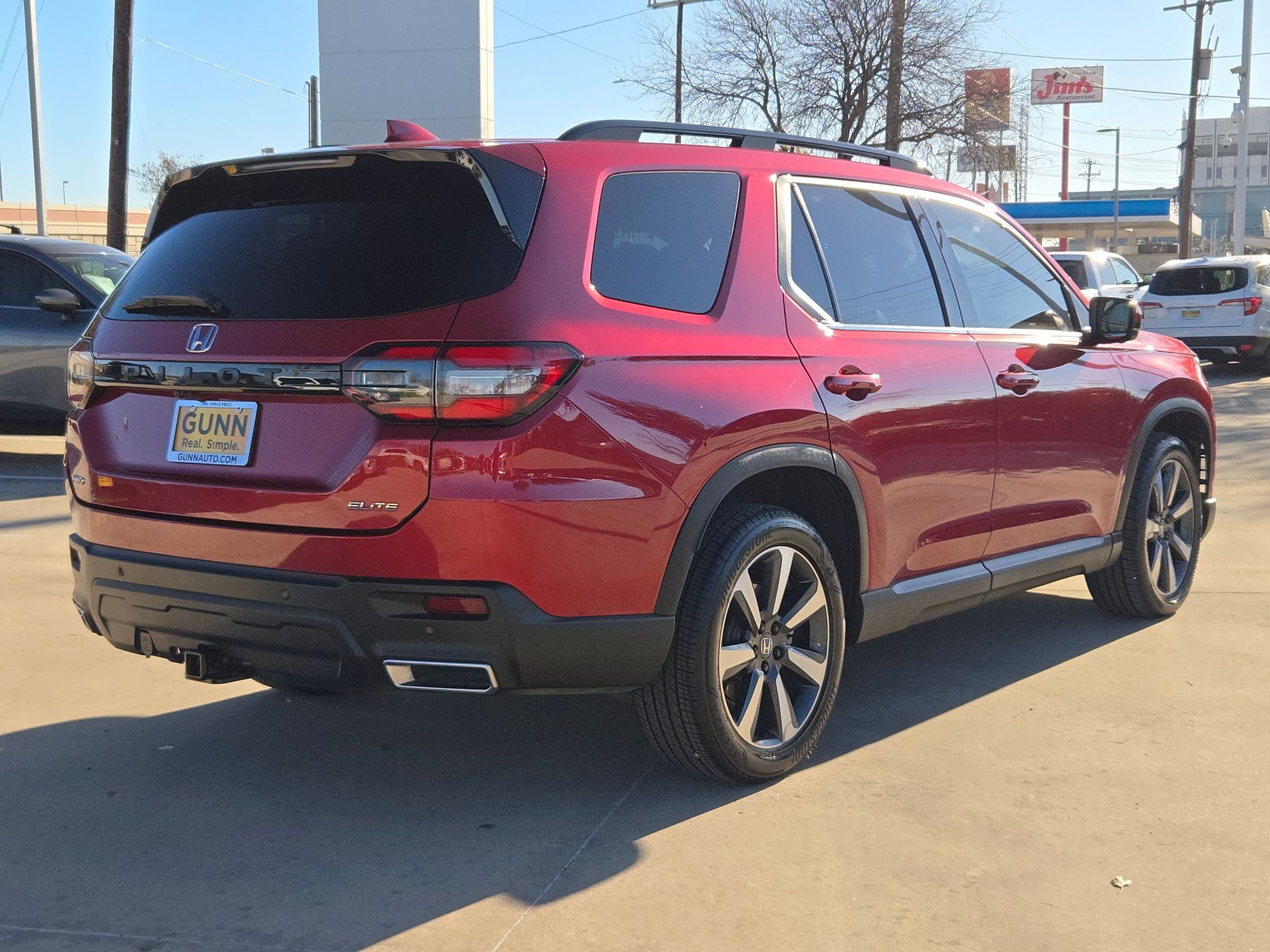 Used 2023 Honda Pilot Elite image 7