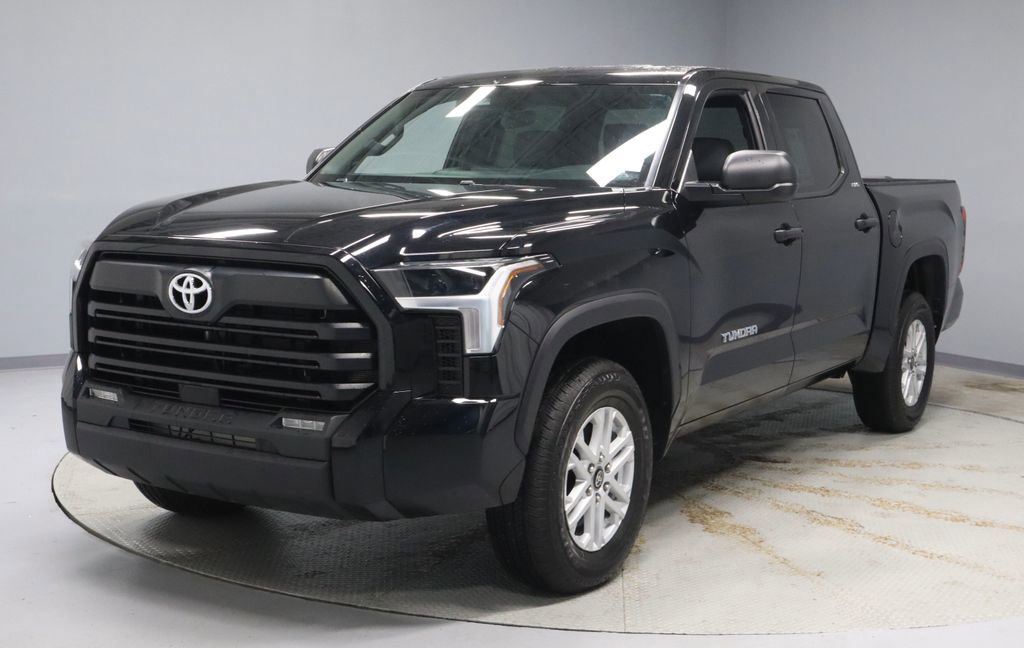 Used 2025 Toyota Tundra SR5 AWD/4WD image 7