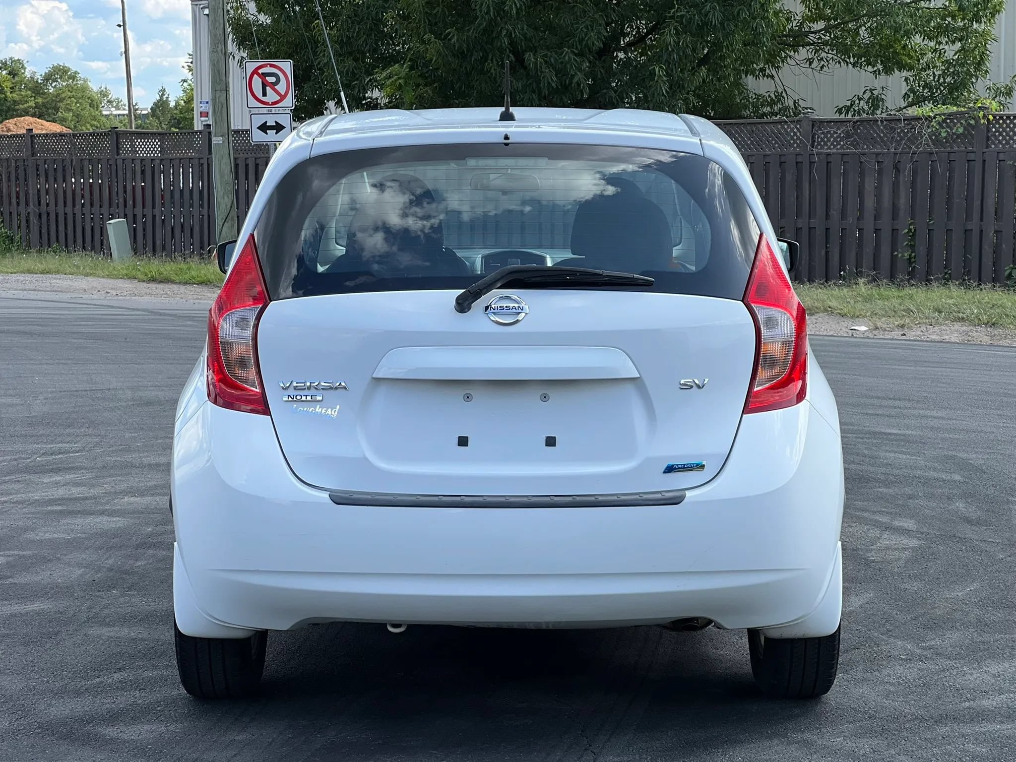 Used 2015 Nissan Versa Note SV w/ SV Appearance Package FWD image 4