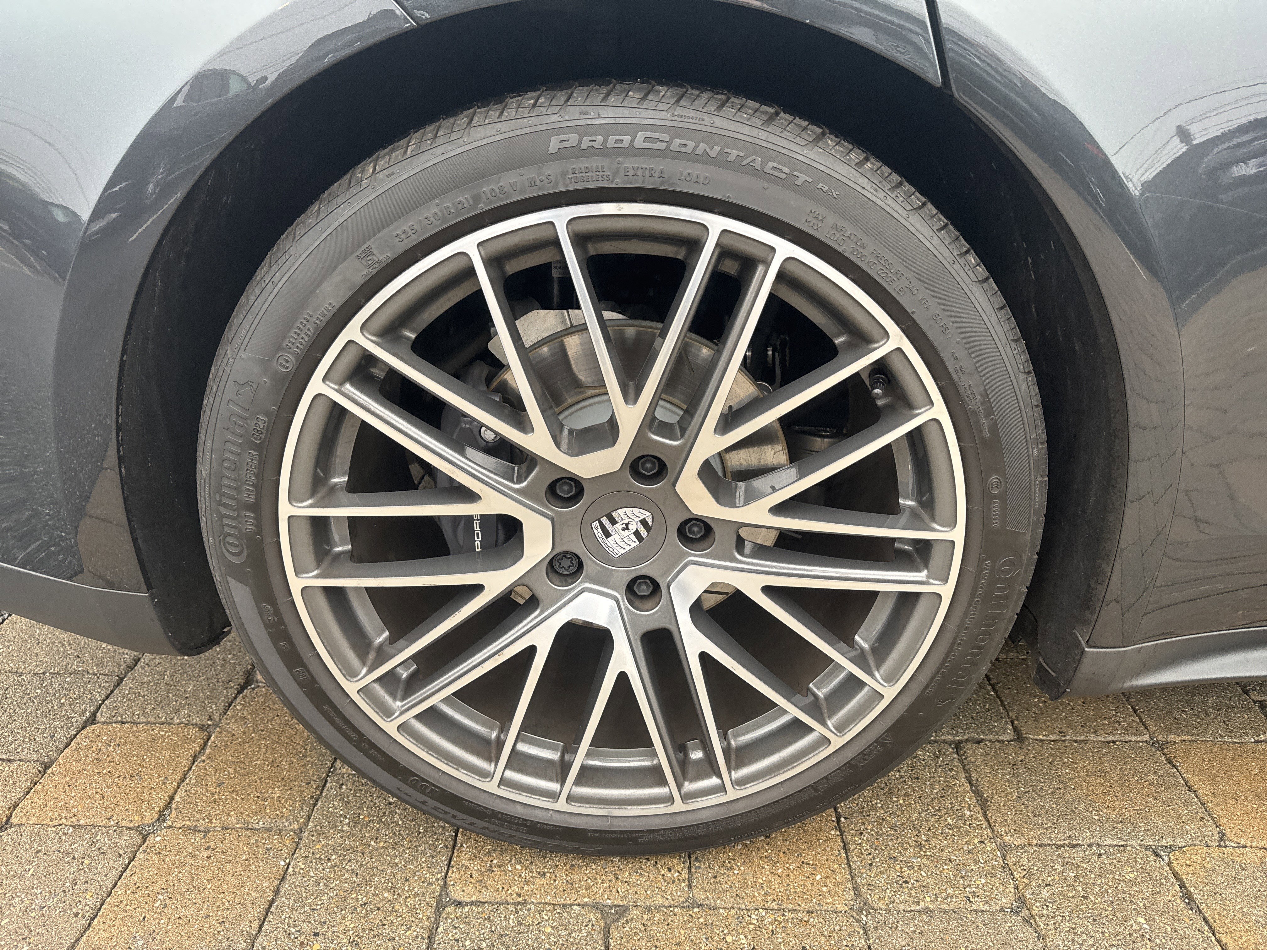 Used 2024 Porsche Panamera image 30