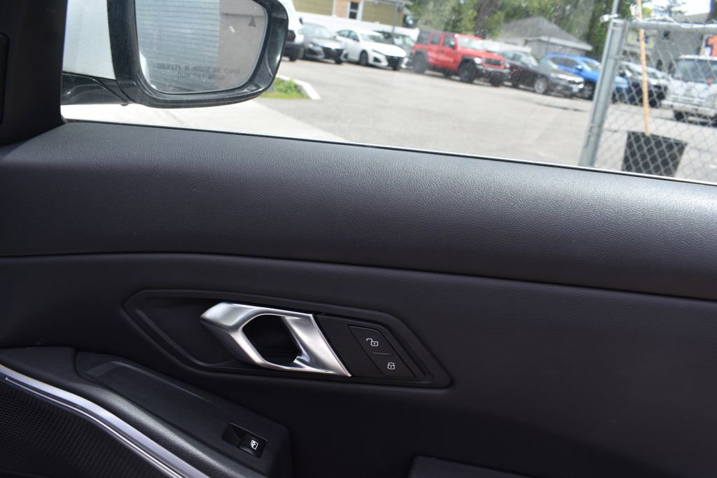 Used 2024 BMW 330e RWD image 22