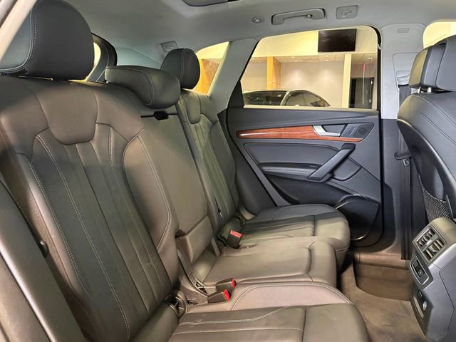 Used 2022 Audi Q5 e Premium Plus w/ Premium Plus Package image 24