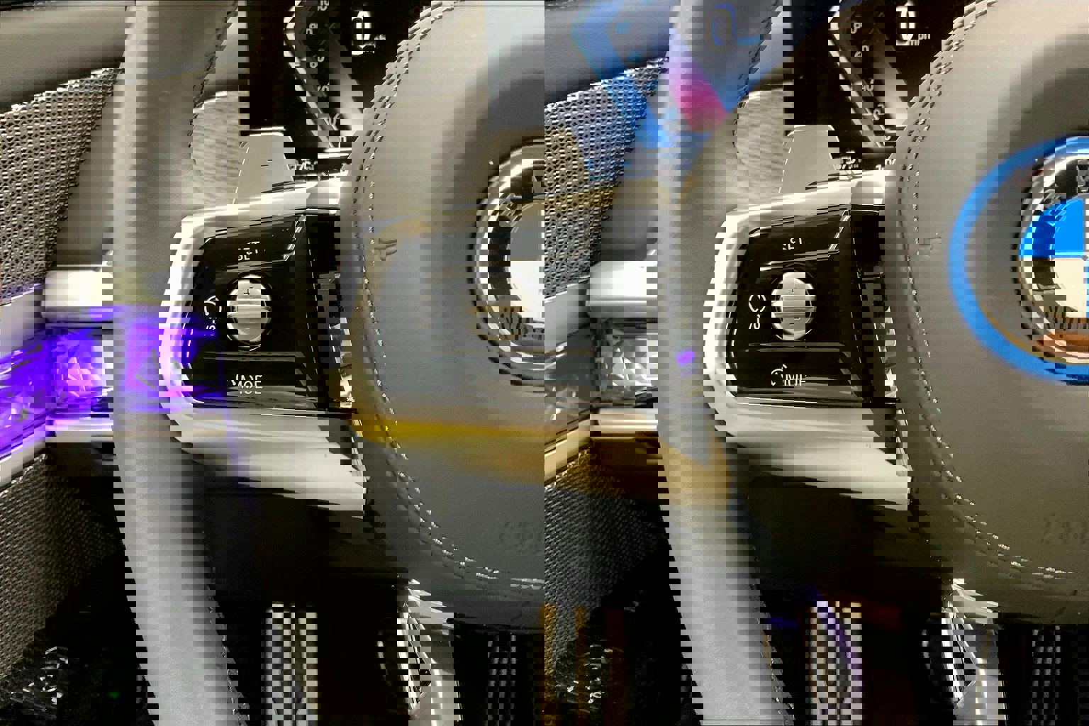 Certified 2024 BMW 750e xDrive w/ Executive Package AWD/4WD image 18