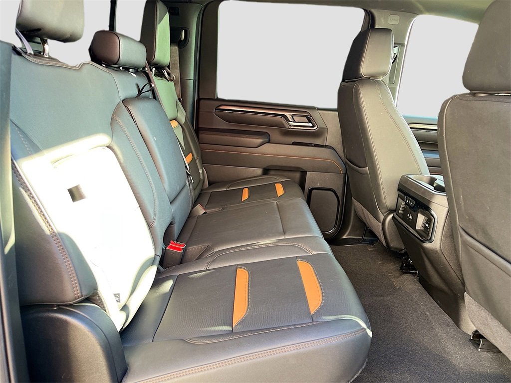 Used 2025 GMC Sierra 2500 AT4 w/ AT4 Premium Plus Package image 29