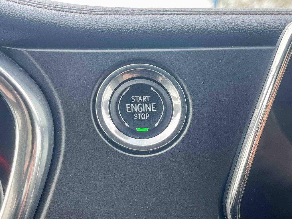 Used 2019 Chevrolet Blazer Premier w/ Sun and Wheels Package image 24