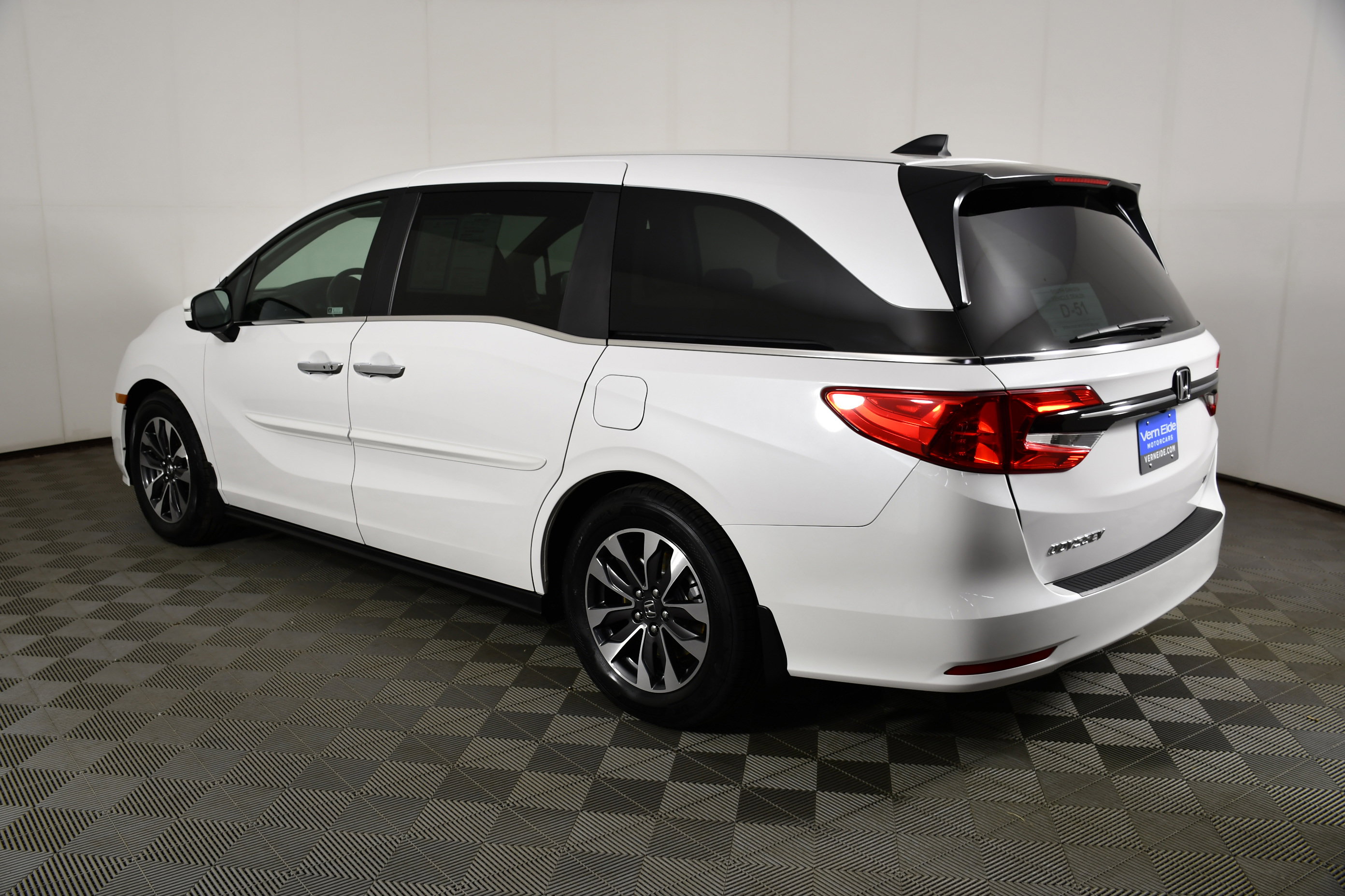 Certified 2024 Honda Odyssey EX-L image 8