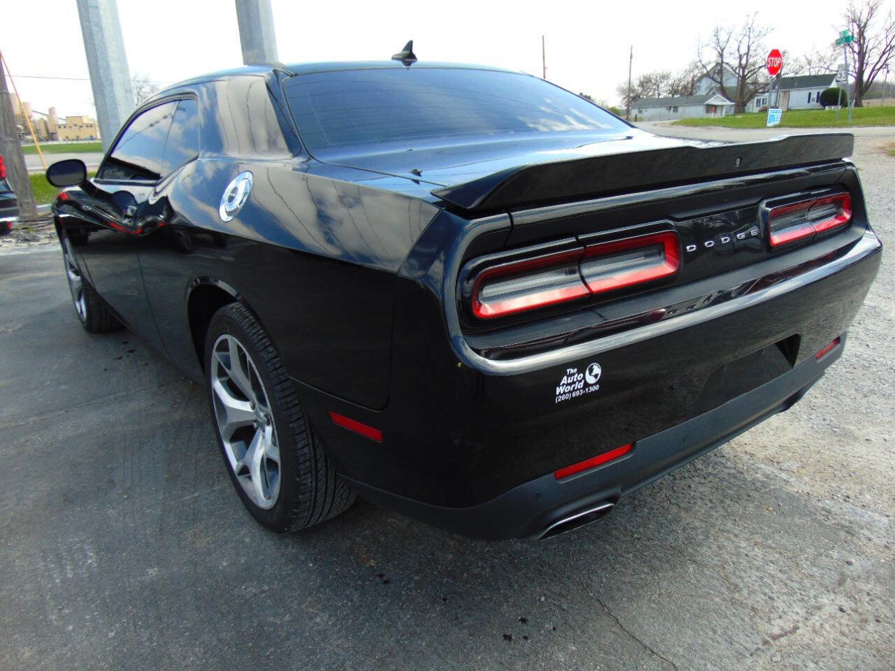 Used 2015 Dodge Challenger SXT Plus w/ Driver Convenience Group RWD image 7
