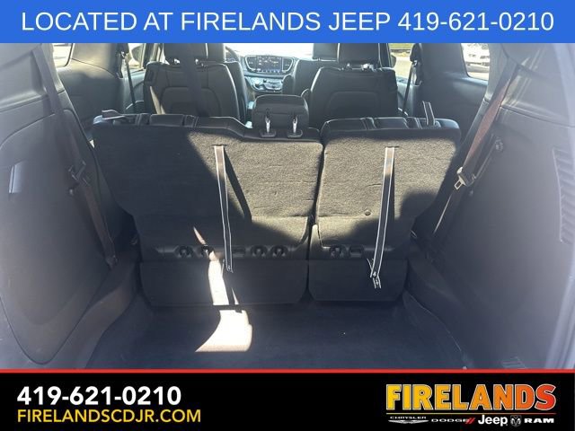Used 2025 Chrysler Pacifica Select image 8