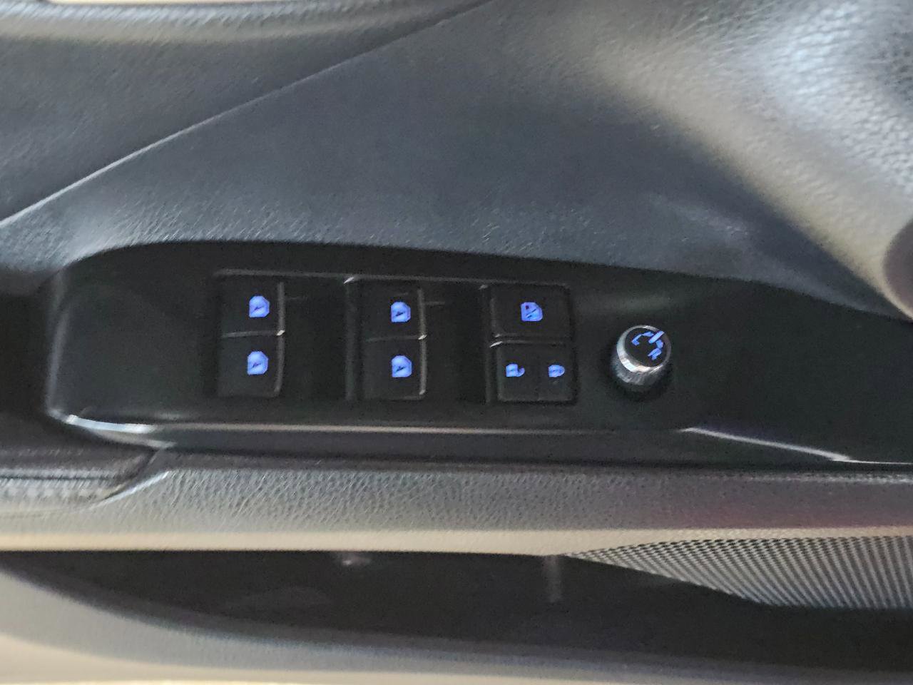 Used 2020 Toyota Camry XSE image 27