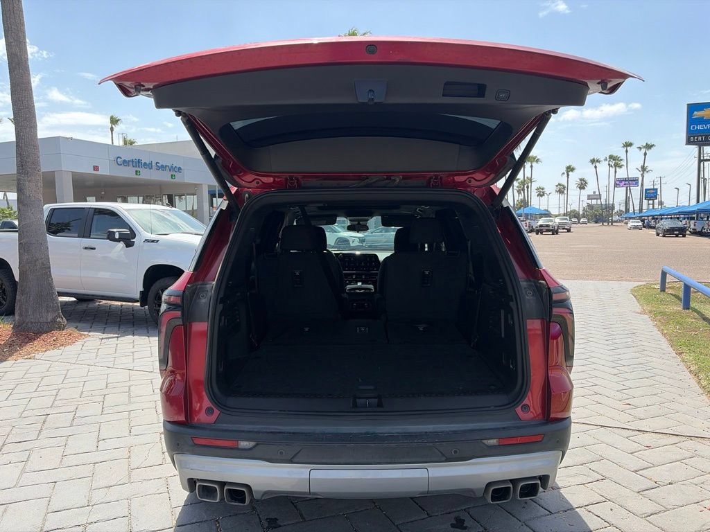 Used 2024 Chevrolet Traverse Z71 w/ LPO, Floor Liner Package AWD/4WD image 7