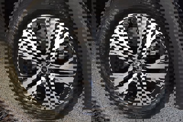 New 2025 Mercedes-Benz GLB 250 4MATIC image 14