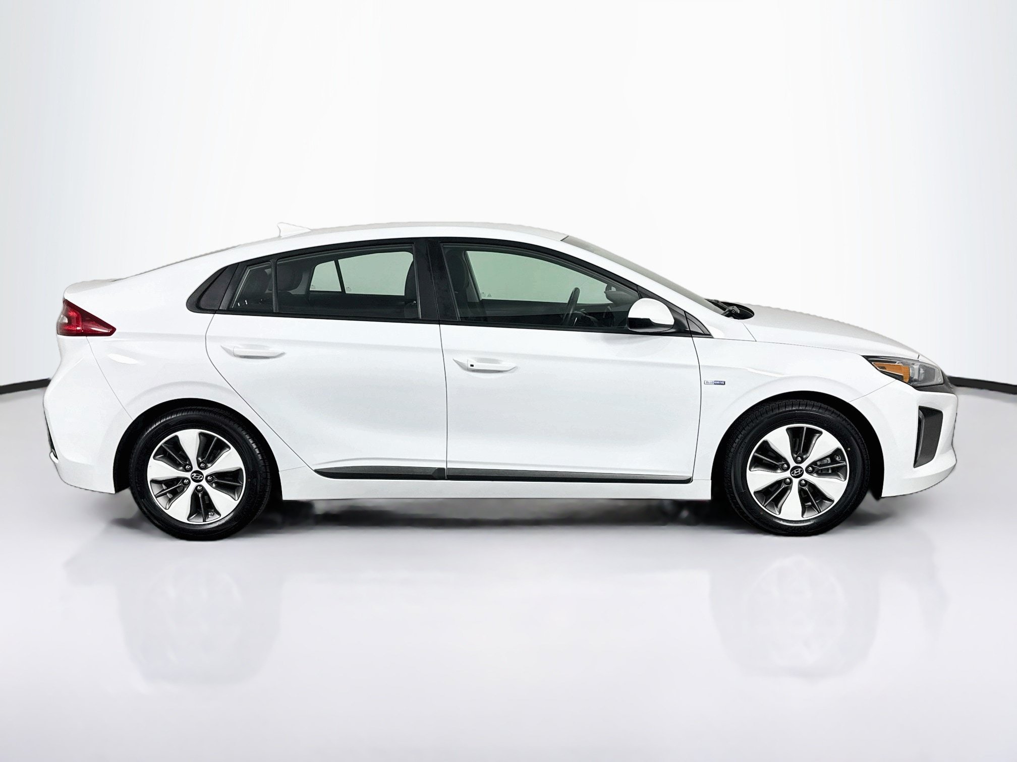 Used 2019 Hyundai Ioniq Plug-In Hybrid FWD image 16