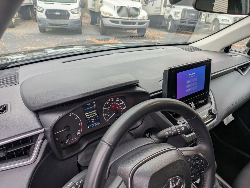 Used 2025 Toyota Corolla Cross LE image 14