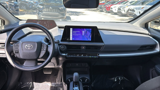 Used 2024 Toyota Prius LE FWD image 13