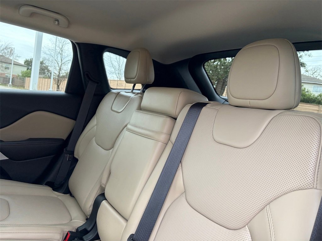 Used 2018 Jeep Cherokee Limited w/ Luxury Group image 23