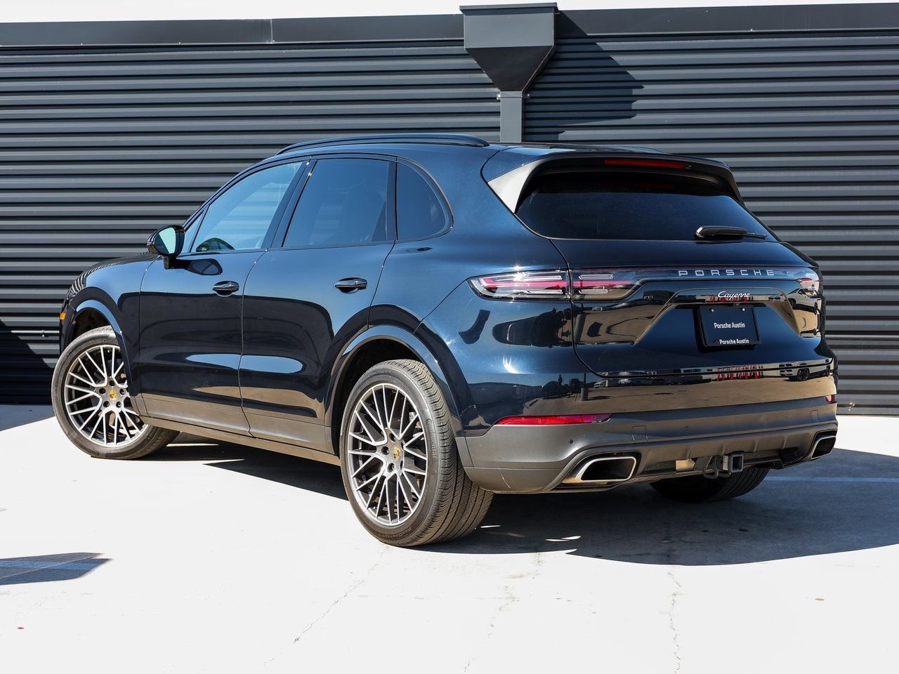Certified 2023 Porsche Cayenne image 3