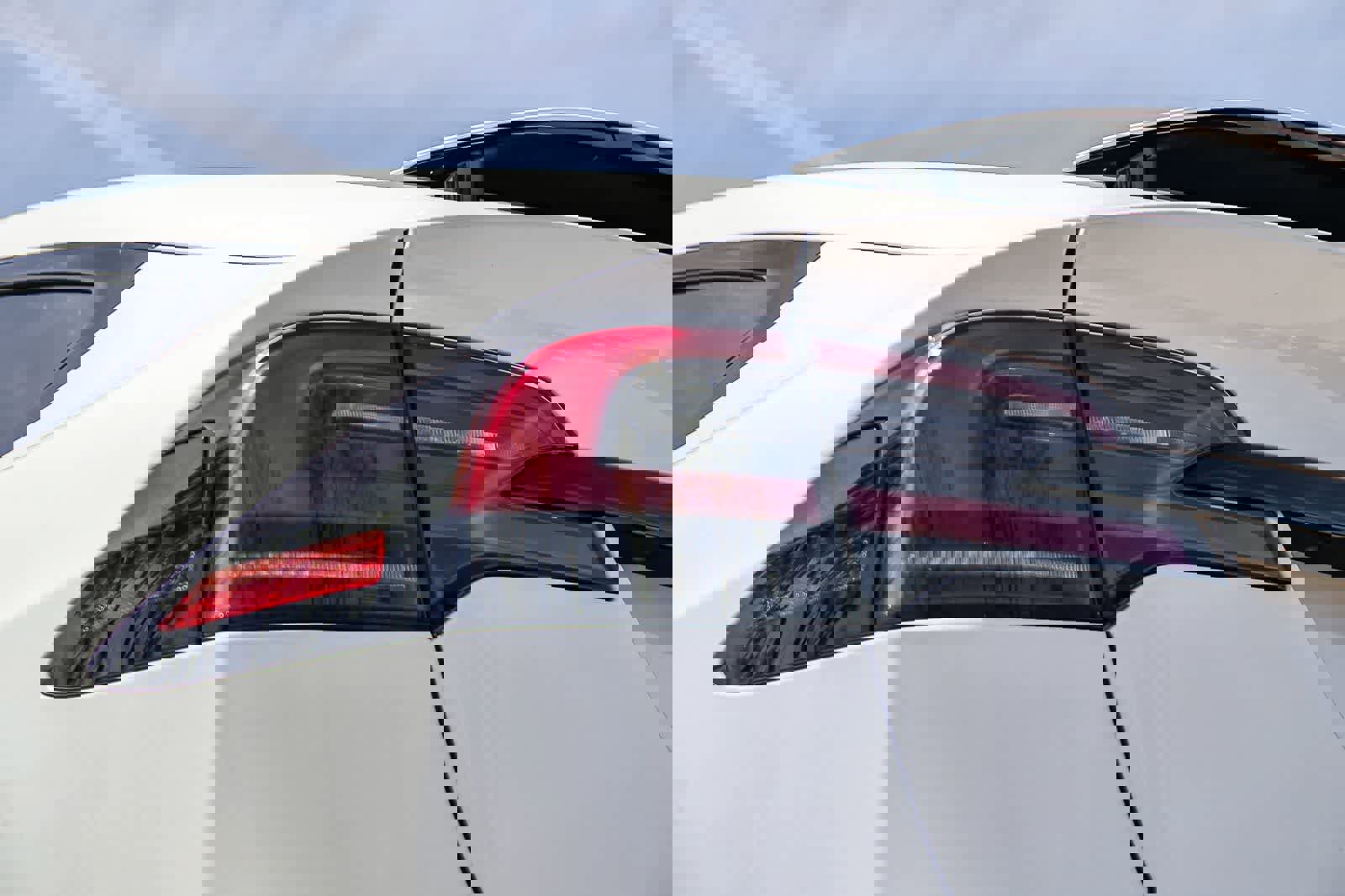 Used 2022 Tesla Model X Plaid image 7